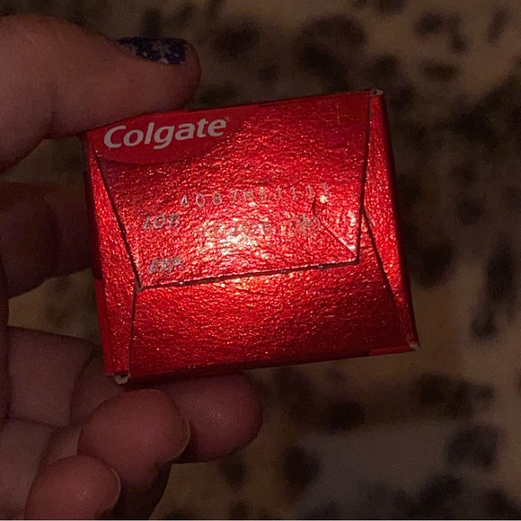 Colgate Optic White Toothpaste - Picture 6 of 8